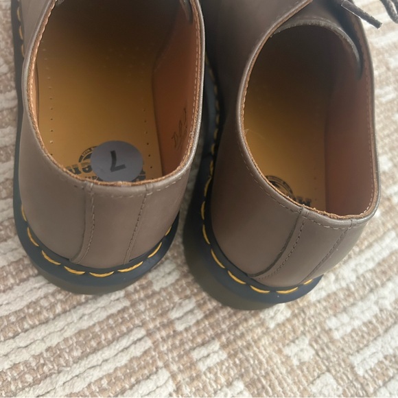 Dr Martens oxfords woman’s 8 men’s 7 - Picture 5 of 9